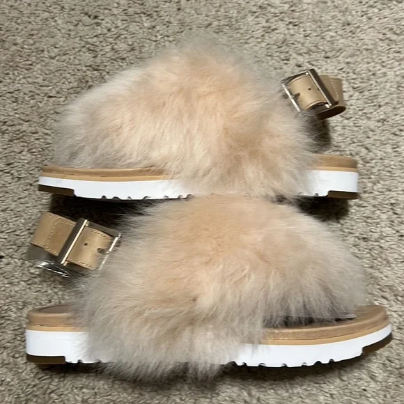 Brand new ugg fuzzy sandals!! Never worn, super cute with jean shorts - Picture 6 of 6